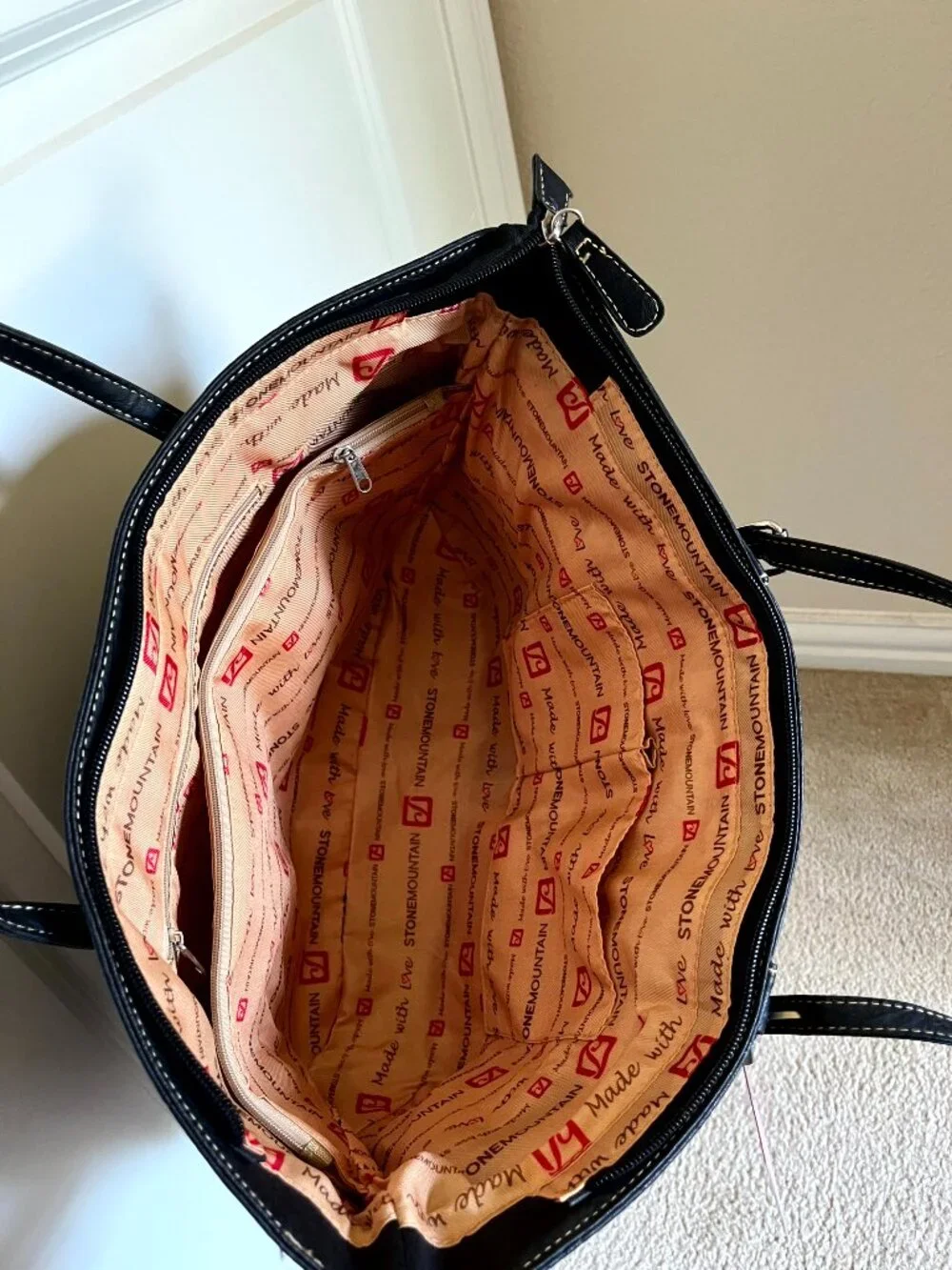 NWT Stone Mountain Leather Black Organizer Bag